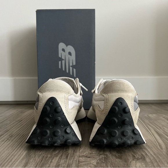 NEW BALANCE 327 Sneakers - Picture 8 of 16